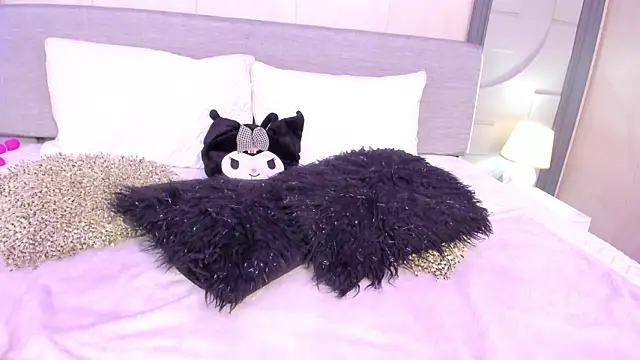 JenniferHills online show from 11, 11, 2025