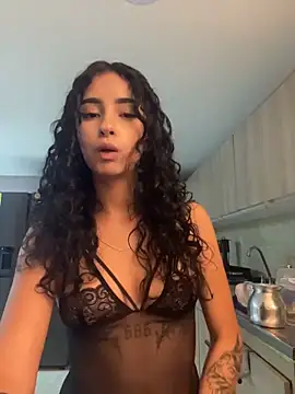 Snapshot of RosseMelody chatting on 25, 5, 2026 RosseMelody online show from 25, 5, 2026