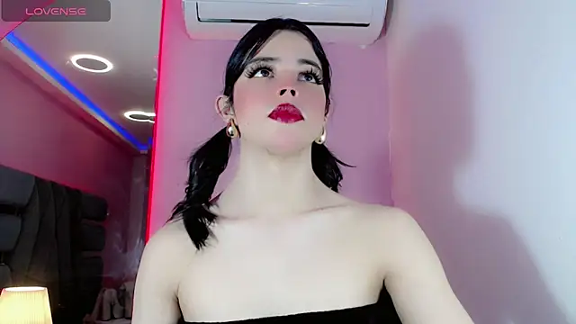 Snapshot of SabrinaAbasali chatting on 13, 10, 2025 SabrinaAbasali online show from 13, 10, 2025