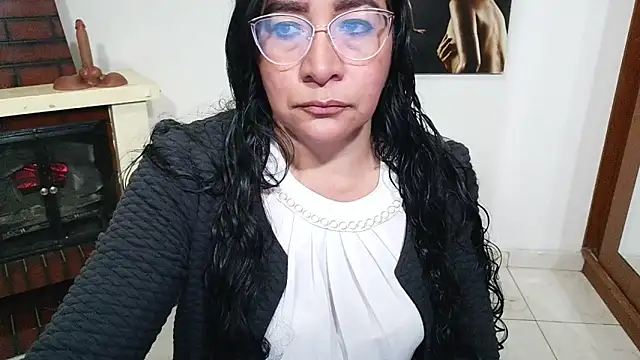 Snapshot of Grace_mature_milf chatting on 18, 12, 2025 Grace mature milf online show from 18, 12, 2025