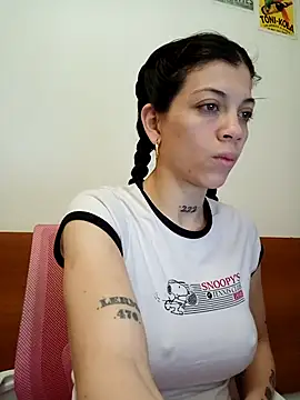 Snapshot of Paula_Alameda chatting on 12, 9, 2025 Paula Alameda online show from 12, 9, 2025