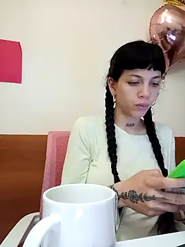 Snapshot of Paula_Alameda chatting on 8, 10, 2025 Paula Alameda online show from 8, 10, 2025