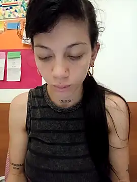 Snapshot of Paula_Alameda chatting on 22, 10, 2025 Paula Alameda online show from 22, 10, 2025