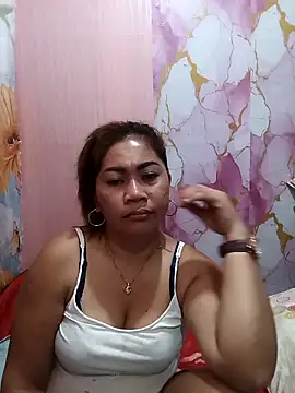 Snapshot of sexybitch_02 chatting on 3, 4, 2026 sexybitch 02 online show from 3, 4, 2026