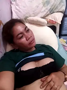 Snapshot of sexybitch_02 chatting on 4, 4, 2026 sexybitch 02 online show from 4, 4, 2026