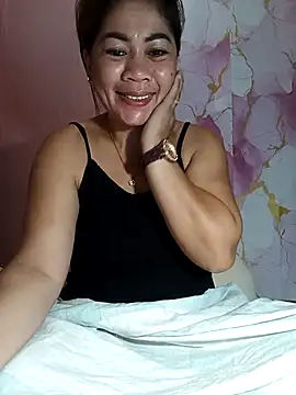 Snapshot of sexybitch_02 chatting on 22, 4, 2026 sexybitch 02 online show from 22, 4, 2026