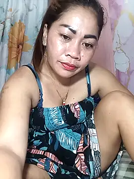 Snapshot of sexybitch_02 chatting on 27, 4, 2026 sexybitch 02 online show from 27, 4, 2026