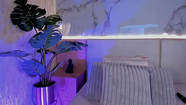 ValSmith  online show from 28, 11, 2025