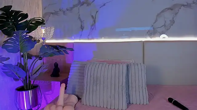 ValSmith  online show from 2, 12, 2025