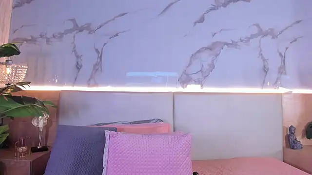Snapshot of ValSmith_ chatting on 22, 4, 2026 ValSmith online show from 22, 4, 2026
