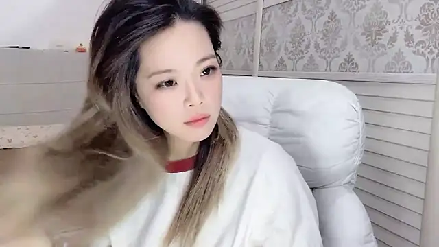 Snapshot of Holiland chatting on 22, 10, 2025 Holiland online show from 22, 10, 2025