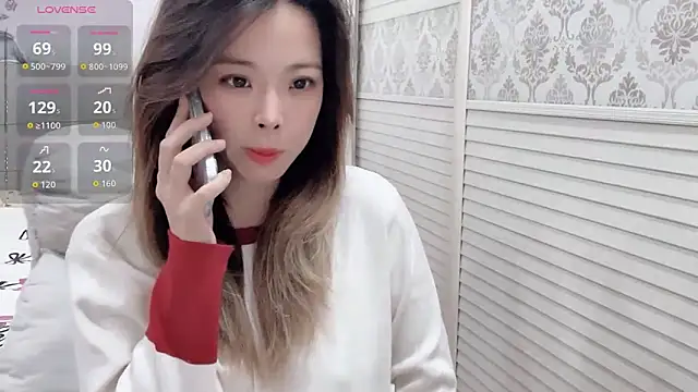 Snapshot of Holiland chatting on 11, 11, 2025 Holiland online show from 11, 11, 2025