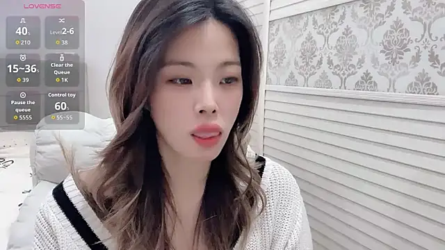 Snapshot of Holiland chatting on 12, 11, 2025 Holiland online show from 12, 11, 2025