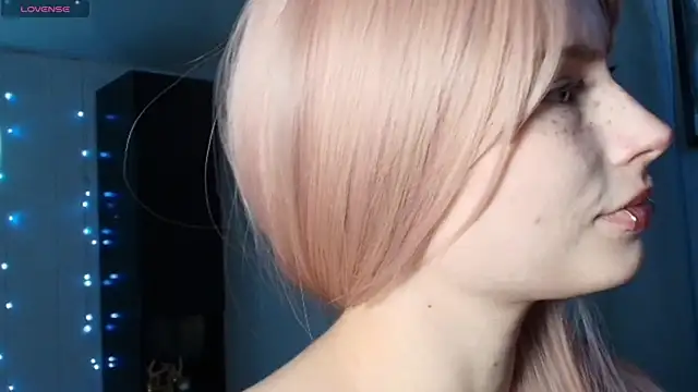 Snapshot of PieraMarch chatting on 8, 10, 2025 PieraMarch online show from 8, 10, 2025