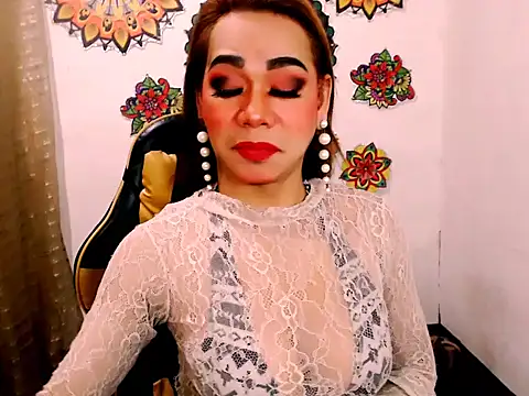 Snapshot of xxMistressWildKimxx chatting on 25, 10, 2025 xxMistressWildKimxx online show from 25, 10, 2025