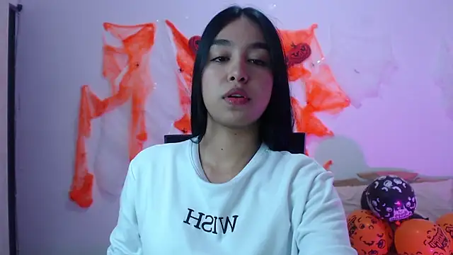 kyra fox  online show from 14, 10, 2025