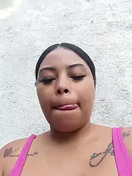 Snapshot of Naomi-Summer chatting on 14, 11, 2025 Naomi-Summer online show from 14, 11, 2025