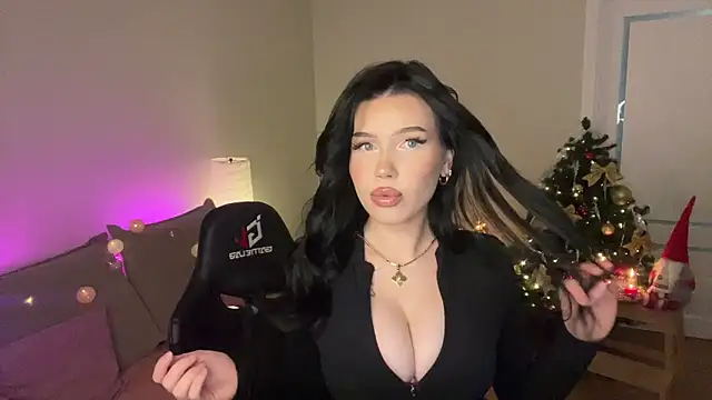 Snapshot of mistress_of_hearts chatting on 20, 12, 2025 mistress of hearts online show from 20, 12, 2025