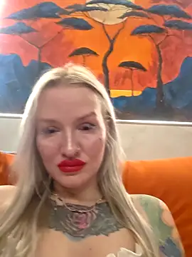 Snapshot of KateMonroe chatting on 5, 4, 2026 KateMonroe online show from 5, 4, 2026