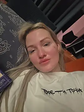 Snapshot of KateMonroe chatting on 7, 4, 2026 KateMonroe online show from 7, 4, 2026