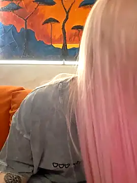 Snapshot of KateMonroe chatting on 8, 4, 2026 KateMonroe online show from 8, 4, 2026