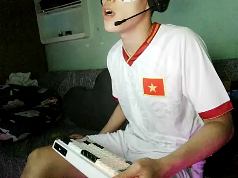 Snapshot of boyhigh1997 chatting on 31, 1, 2026 boyhigh1997 online show from 31, 1, 2026