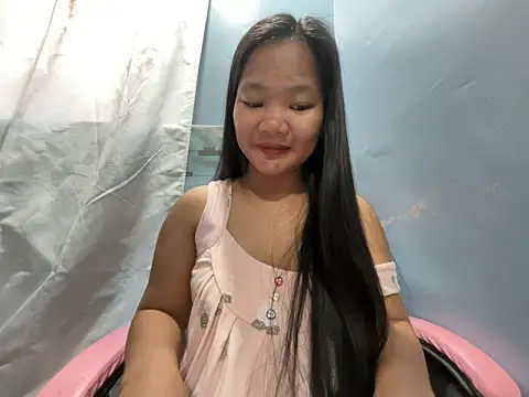 Snapshot of princess_janine chatting on 2, 4, 2026 princess janine online show from 2, 4, 2026