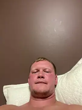 Snapshot of mask-on-me chatting on 4, 10, 2025 mask-on-me online show from 4, 10, 2025