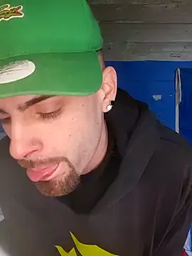 Snapshot of Demian24_ chatting on 22, 9, 2025 Demian24 online show from 22, 9, 2025