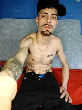 Snapshot of Demian24_ chatting on 4, 10, 2025 Demian24 online show from 4, 10, 2025