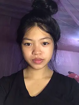 Snapshot of Thy00__ chatting on 4, 10, 2025 Thy00 online show from 4, 10, 2025