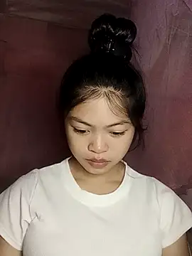 Snapshot of Thy00__ chatting on 17, 10, 2025 Thy00 online show from 17, 10, 2025