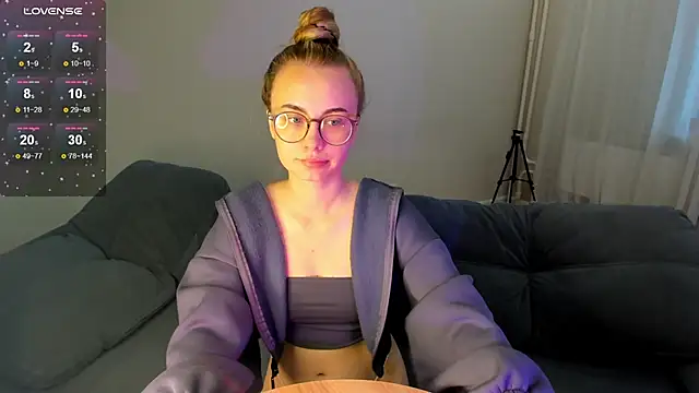 MewStella online show from 2, 10, 2025