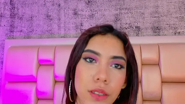 Snapshot of BellaHarper1 chatting on 25, 9, 2025 BellaHarper1 online show from 25, 9, 2025