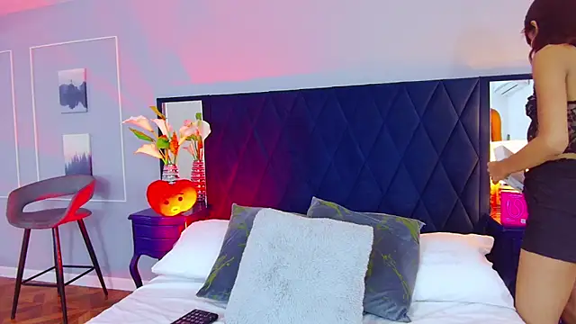 Snapshot of BellaHarper1 chatting on 10, 10, 2025 BellaHarper1 online show from 10, 10, 2025