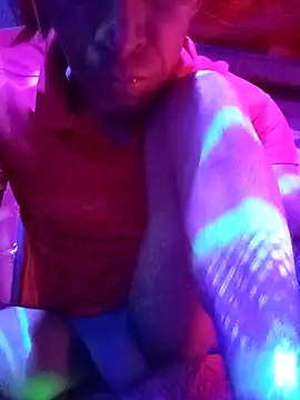 Snapshot of Oaxhot chatting on 4, 11, 2025 Oaxhot online show from 4, 11, 2025