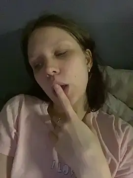 Snapshot of Lunliss chatting on 19, 10, 2025 Lunliss online show from 19, 10, 2025