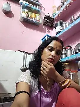 Snapshot of Cut_ragni chatting on 4, 8, 2026 Cut ragni online show from 4, 8, 2026
