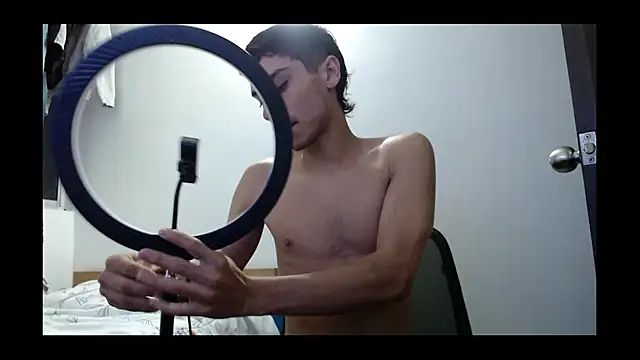 Snapshot of axel_davis_ chatting on 3, 10, 2025 axel davis  online show from 3, 10, 2025