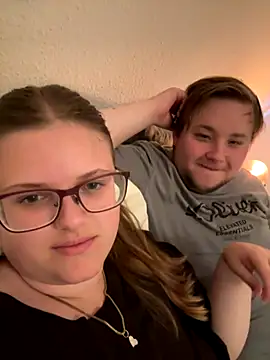 CurvyPaar2 online show from 19, 9, 2025