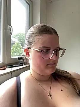 Snapshot of CurvyPaar2 chatting on 18, 5, 2026 CurvyPaar2 online show from 18, 5, 2026