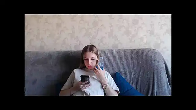 Snapshot of HitGyrl chatting on 20, 9, 2025 HitGyrl online show from 20, 9, 2025