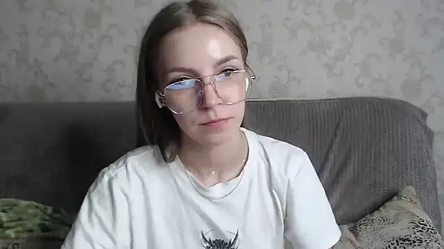 Snapshot of HitGyrl chatting on 2, 3, 2026 HitGyrl online show from 2, 3, 2026