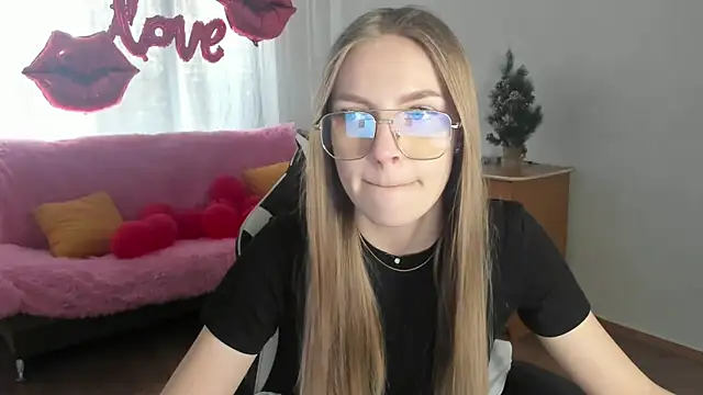 Snapshot of HitGyrl chatting on 13, 3, 2026 HitGyrl online show from 13, 3, 2026