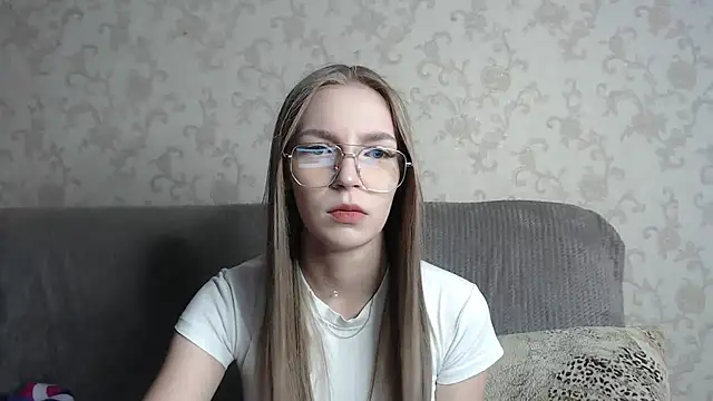 Snapshot of HitGyrl chatting on 28, 3, 2026 HitGyrl online show from 28, 3, 2026