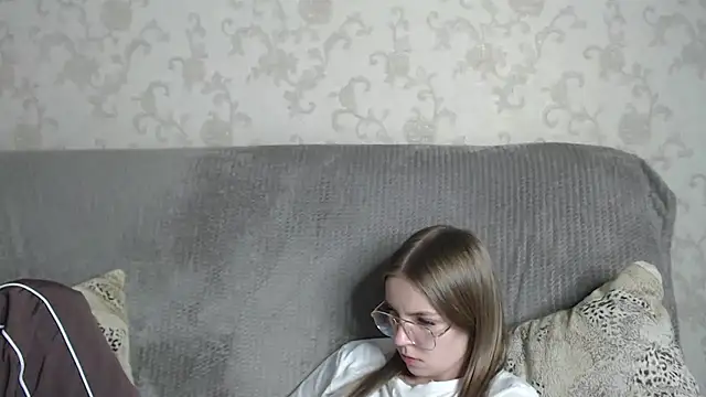 Snapshot of HitGyrl chatting on 1, 4, 2026 HitGyrl online show from 1, 4, 2026