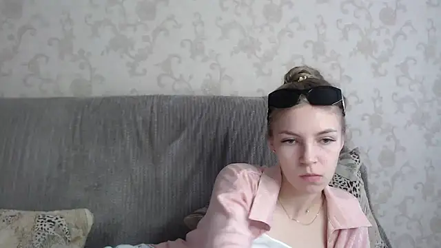HitGyrl online show from 28, 5, 2026