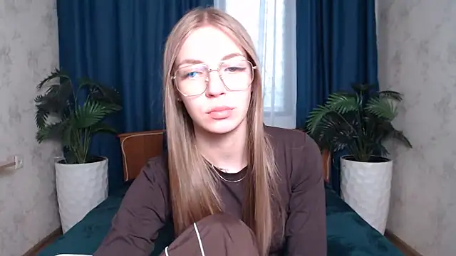 HitGyrl online show from 31, 5, 2026