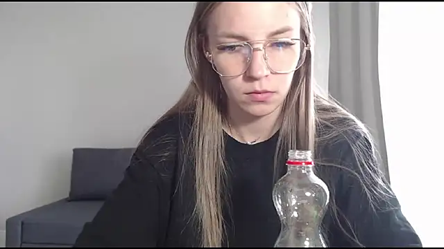 HitGyrl online show from 5, 7, 2026