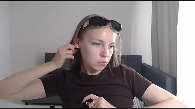 HitGyrl online show from 10, 7, 2026